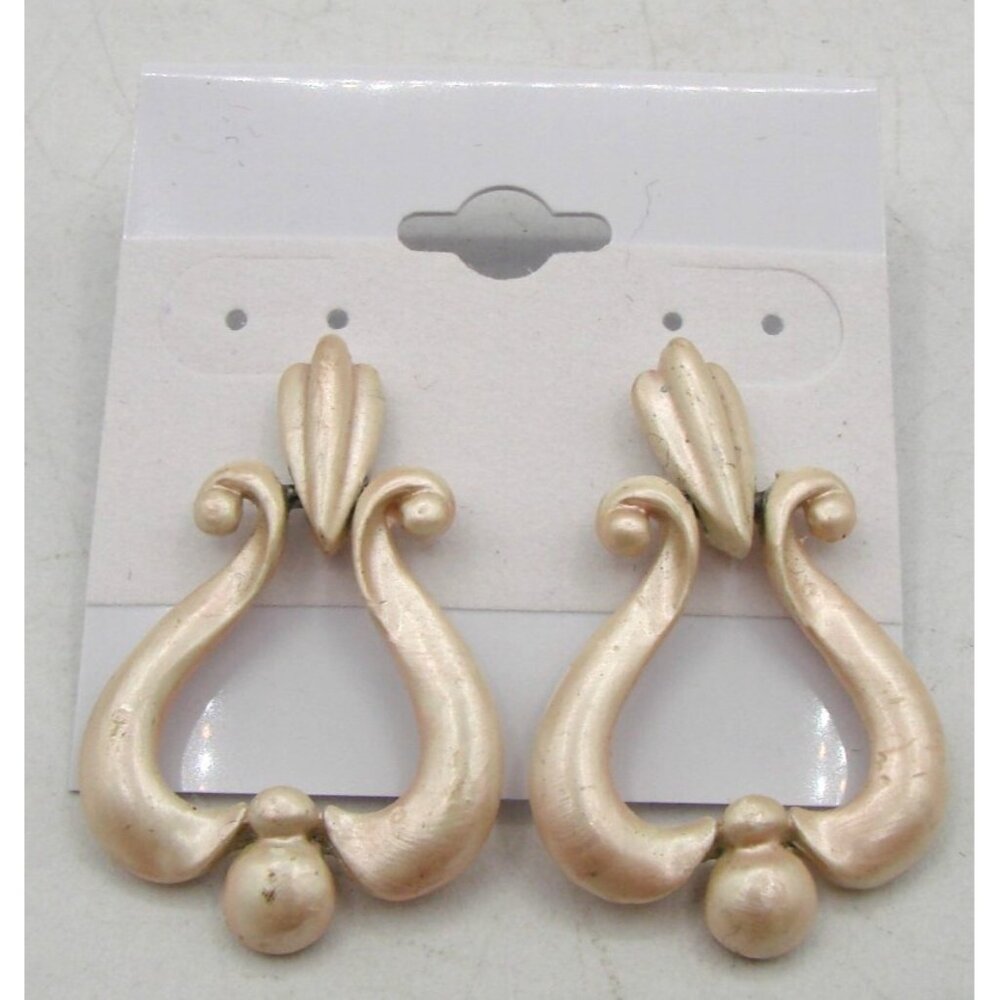 Pale Pink Pearl Opalescent Dangle Drop Earrings Pierced Fashion Costume Couture